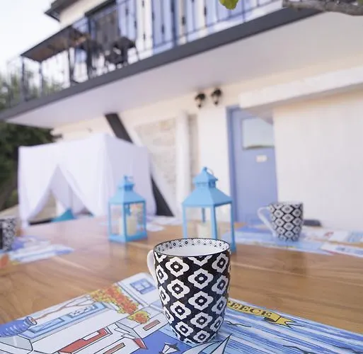 Bay View House *